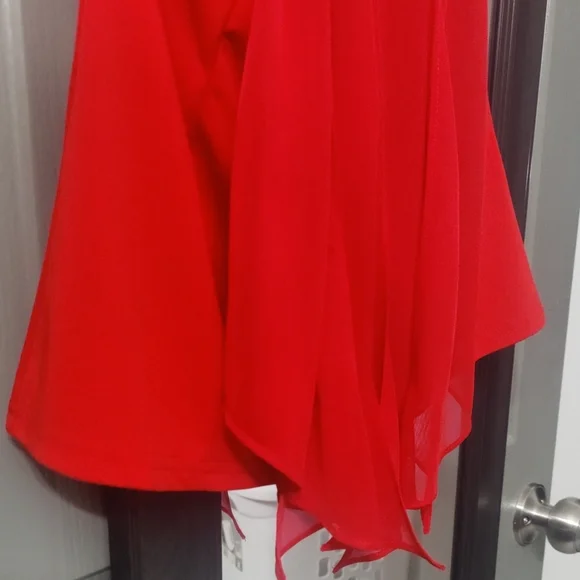 VENUS Vibrant Red Sleeveless Blouse W/ Fringe - Picture 6 of 7